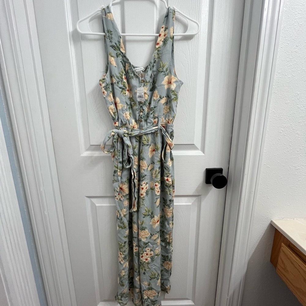 American Eagle Outfitters Cream Sleeveless V-Neck Maxi Dress